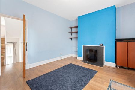 2 bedroom end of terrace house to rent - Photo 2