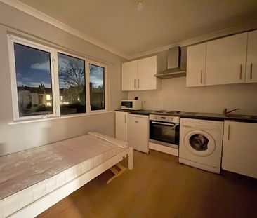 Studio Flat, Myddleton Road, N22 - Photo 3
