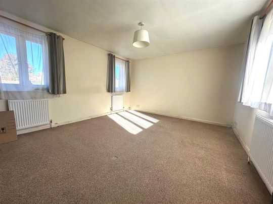 Essex Road, Watford - Photo 1