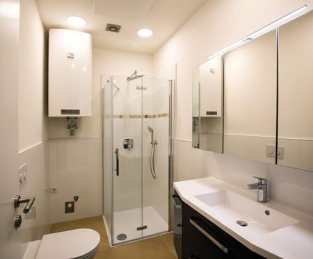 Zentral gelegene 2-Zimmerwohnung + extra Küche mit Platz für einen Esstisch, Gartenmitbenützung - Photo 3
