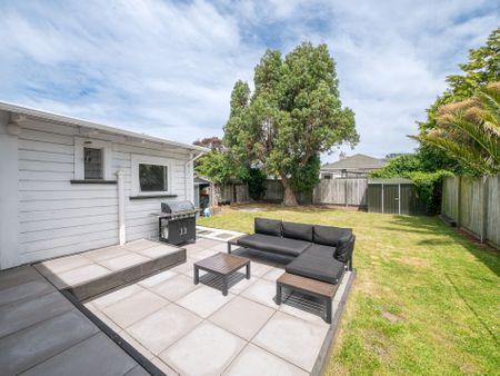 Cosy Three-Bedroom Home Minutes From the Esplanade - Photo 5