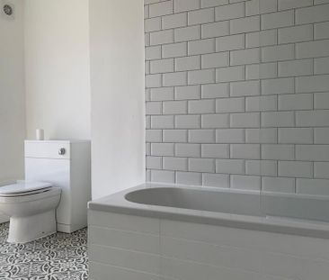 3 bedroom semi-detached house to rent - Photo 6