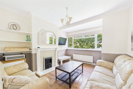 2 bedroom Flat in Bridge Court, Taplow - Photo 5