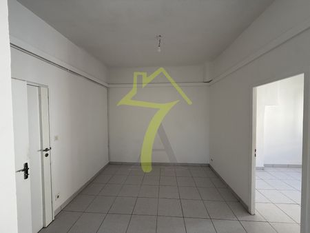 Location Appartement 2 pièces 42m² MARSEILLE 1er - Photo 5