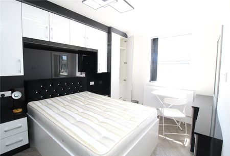 The Mall, Ealing, W5 3TJ - Photo 2