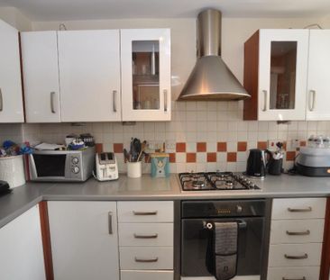 3 bedroom semi-detached house to rent - Photo 6