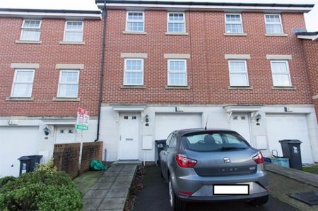 4 Bed - Flavius Close, Caerleon, Newport, Np18 - Photo 2