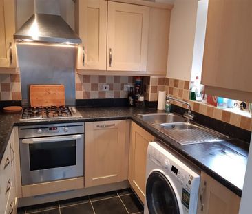 1 bedroom Flat To Let - Photo 4