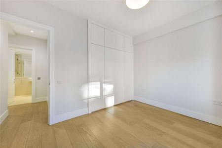 Well presented two bedroom apartment located close to Sloane Square - Photo 3