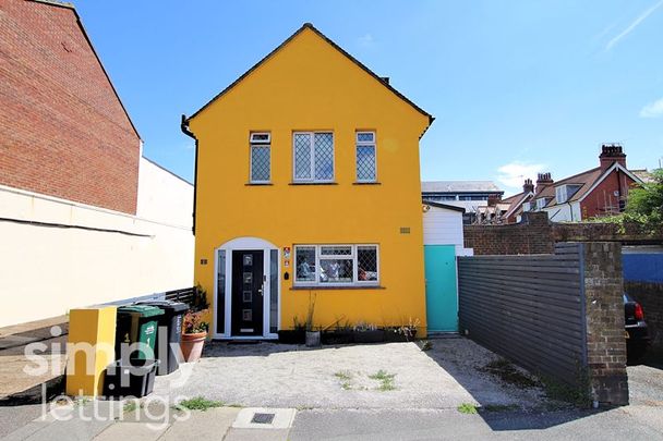 4 Bed property for rent - Photo 1