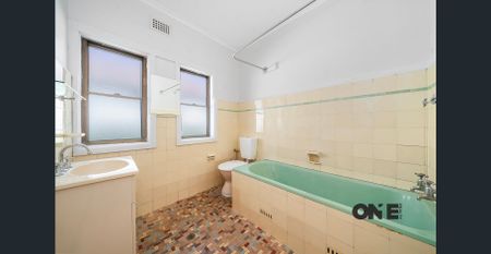 #2 BED PLUS STUDY #CLOSE TO LIDCOMBE STATION AND SHOPPING CENTER #LOCKUP GARAGE - Photo 4