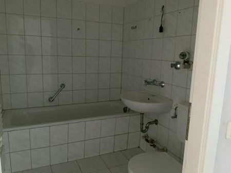 Hier macht Wohnen Spaß! 3-Zimmer-Wohnung mit neuem Laminatboden. - Photo 4