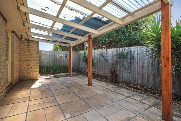 HIGHLY SOUGHT AFTER LOCATION | MINUTES FROM BEACH | SPACIOUS LIVING - Photo 1