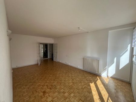 Location Appartement 4 pièces 85m² LA ROCHELLE 17000 - Photo 2