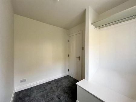 2 bedroom character property to rent - Photo 4