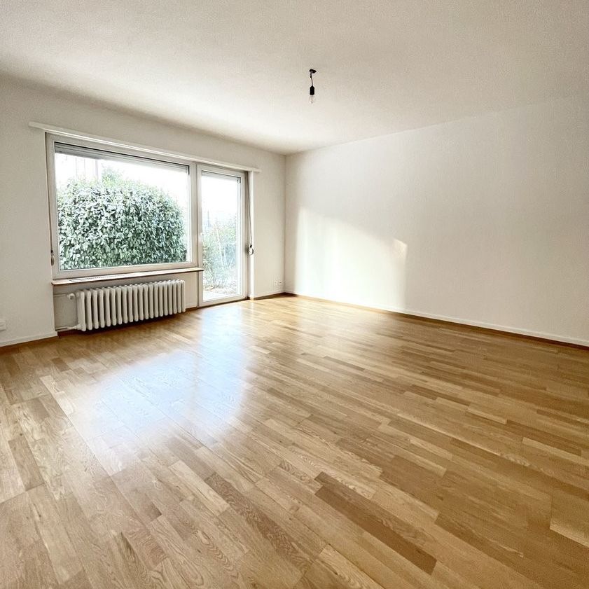 Bijou am Zürichberg, moderne Wohnung mit Gartensitzplatz - Photo 1