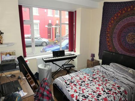 4 bedroom terraced house to rent - Photo 5