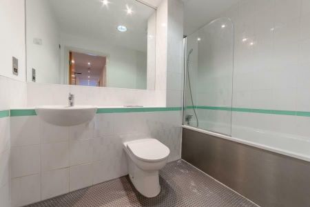 2 bedroom flat to rent - Photo 5