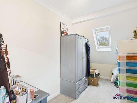 South Lynn Drive, Upperton, Eastbourne, BN21 - Photo 4