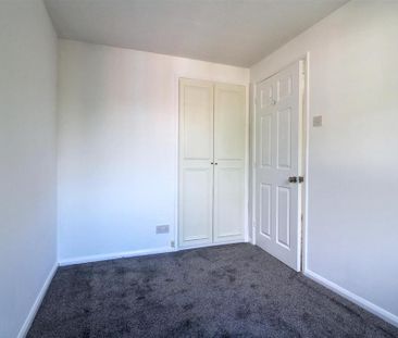 2 bedroom semi-detached house to rent - Photo 3