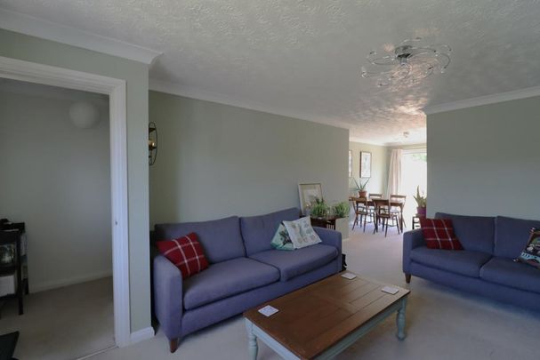 3 bedroom semi-detached house to rent - Photo 1