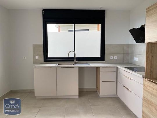 Location Maison 4 pièces 86m² LE TAMPON 97430 - Photo 1
