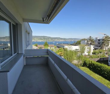 Charmante Attikawohnung mit Balkon und Seesicht in Horgen - Photo 3