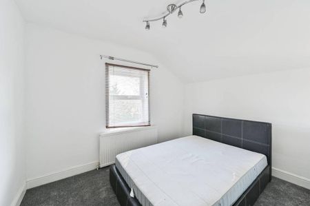 4 bedroom flat to rent - Photo 5