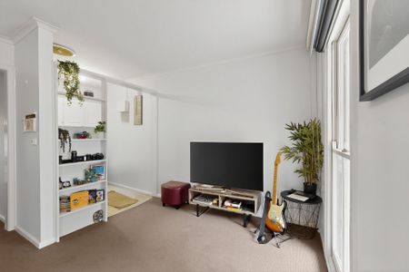 PRIVATE AND LEAFY UNIT - WELL BACK FROM THE MAIN ROAD - Photo 5