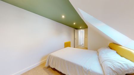 65 Forest Road Flat 5 - Photo 2