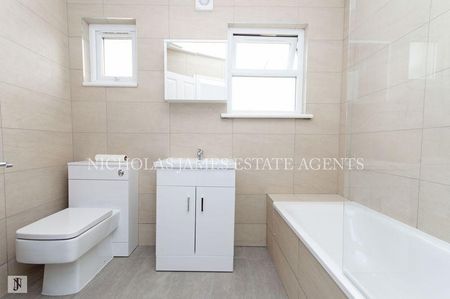 4 bedroom apartment to rent - Photo 4