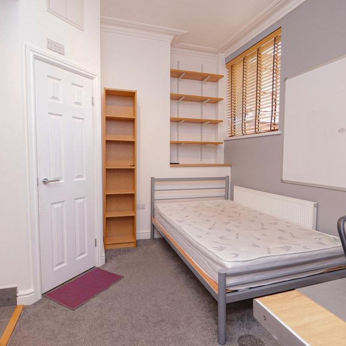 1 bedroom in a house share to rent - Photo 1