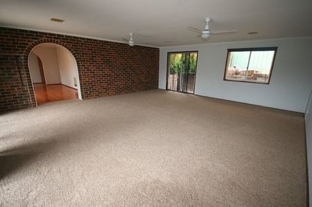 37 Sassafras Cres, Karabar NSW 2620 - House For Rent | Domain - Photo 2