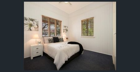 RENOVATED HOME IN LEAFY ASCOT AVENUE - Photo 3