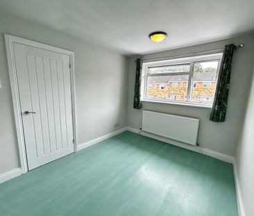 3 bedroom end of terrace house to rent - Photo 3