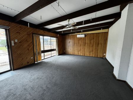 Three Bedroom Home - Photo 4