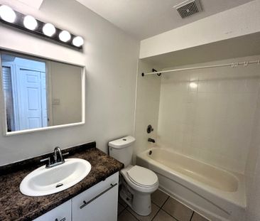 For Lease - 28 Victoria Avenue Unit# 208, Hamilton, Ontario - Photo 6