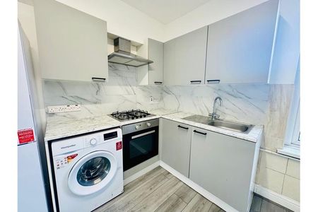 2 bedroom maisonette to rent - Photo 3