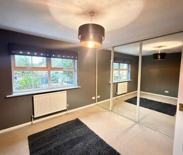 Village Close - Photo 4