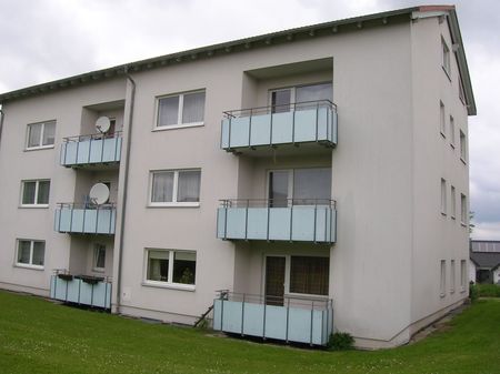 Große 4-Zimmer-Wohnung mit Balkon - Foto 4