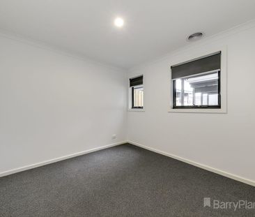 Modern Terrace Living with Light, Space and Everyday Convenience - Photo 5