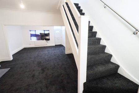 2 bedroom end of terrace house to rent - Photo 2