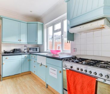 Room in a Shared House, The Upper Drive, BN3 - Photo 2