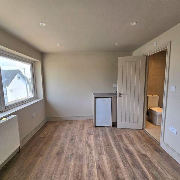 6 bedroom townhouse to rent - Photo 1