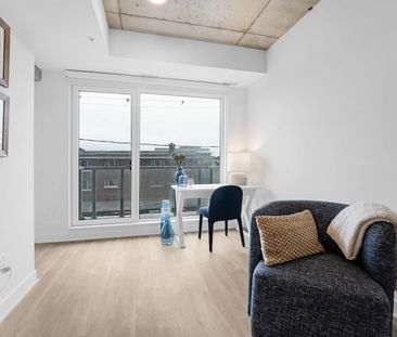 Carlton West - Brand New, High End Rental - Photo 3