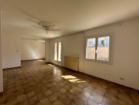 Location maison 6 pièces, 92.33m², Carcassonne - Photo 2