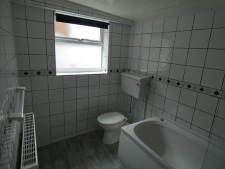 Birchington Avenue, South Shields, Tyne and Wear, NE33 4SB - Photo 5