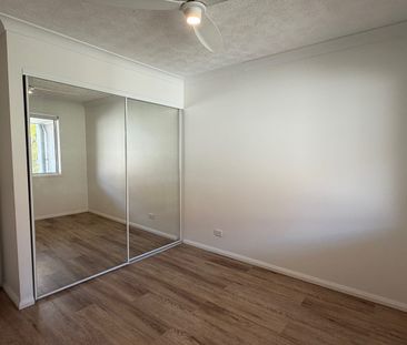 Modern Chevron Island Apartment – Walk to Cafes, Beach & HOTA - Photo 6