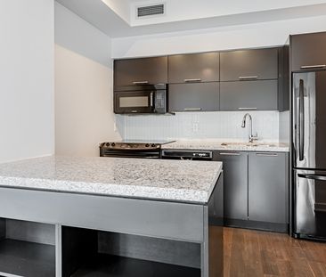 126 Simcoe St #2104 - Photo 2