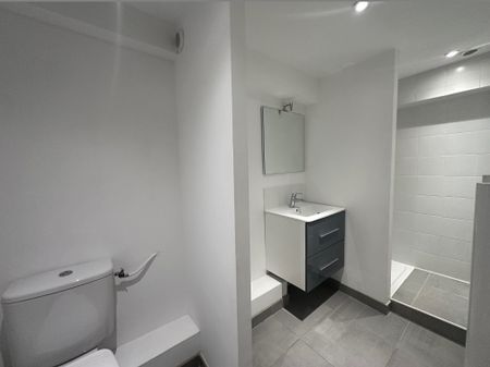 Location Appartement 2 pièces 28m² TOULON 83000 - Photo 2